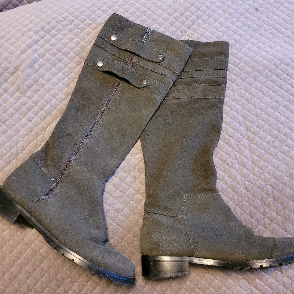 Colin Stuart Grey Boots
